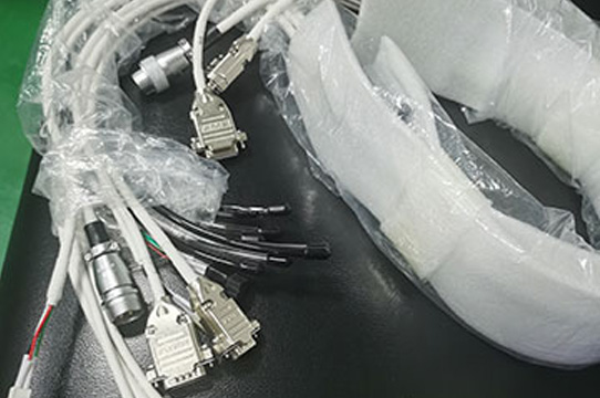 （3）蘇州蜜桃AV无码電子,工業線束,用於半導體設備的高柔扁（biǎn）平電纜,低（dī）集塵,不釋氣,穩定可靠安裝便捷 _165